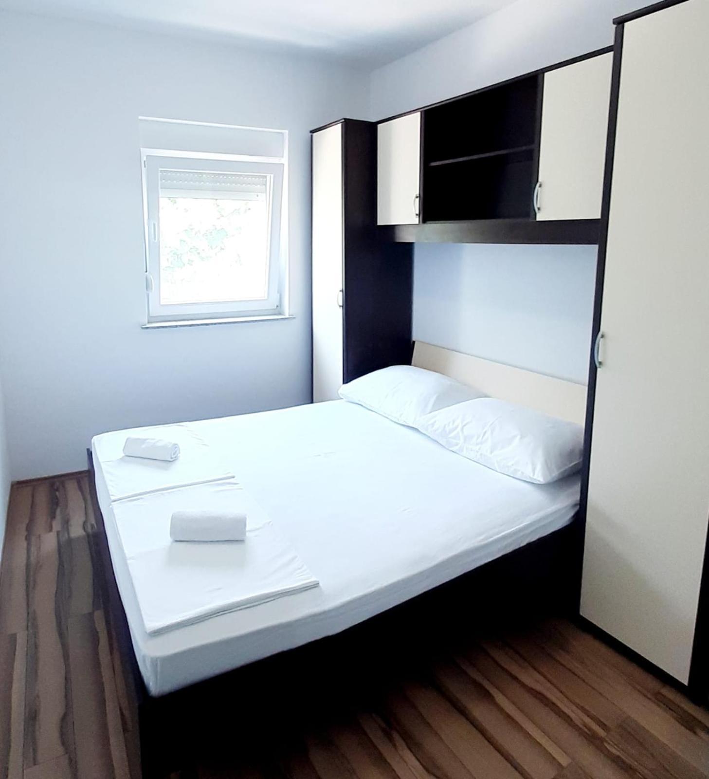Apartments Maretic Mandre Quarto foto