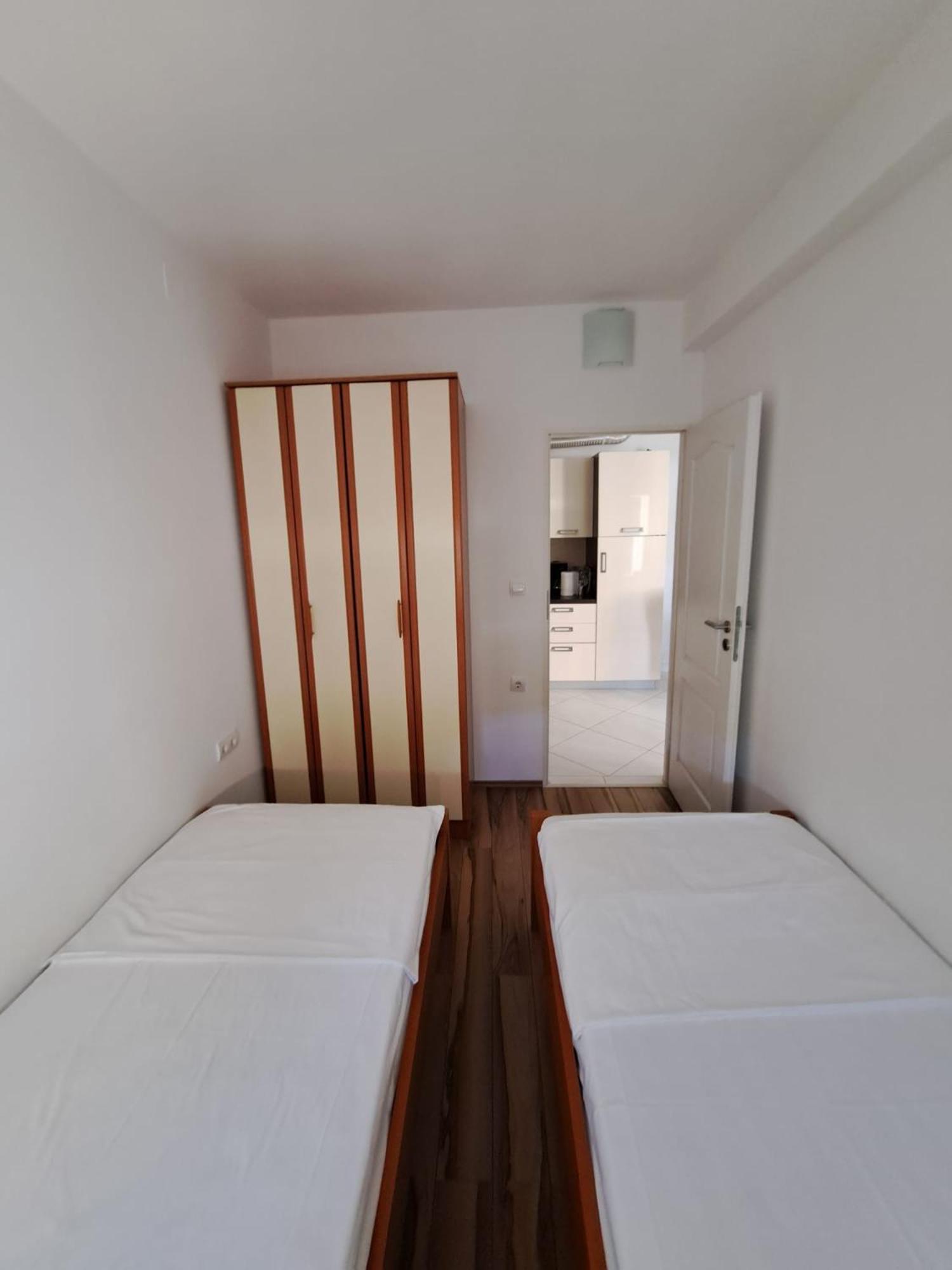Apartments Maretic Mandre Exterior foto