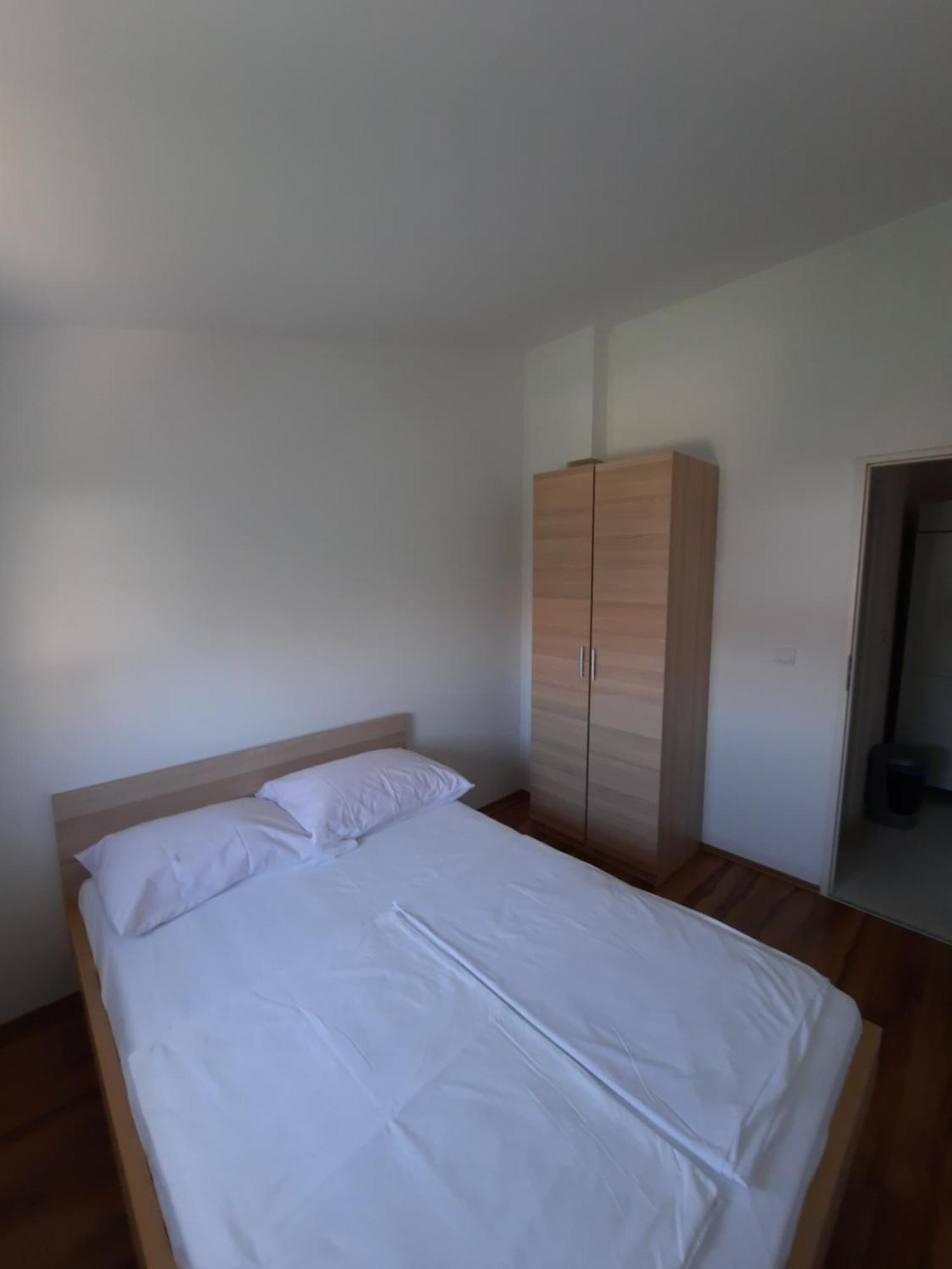 Apartments Maretic Mandre Exterior foto