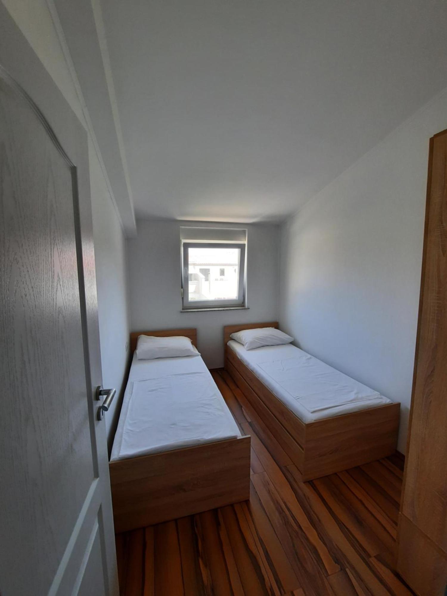 Apartments Maretic Mandre Exterior foto